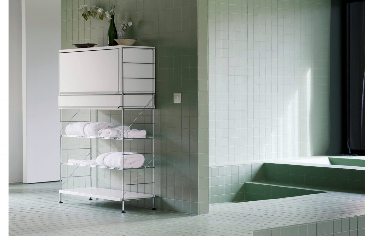 02_TRIA_shelving_system_bathroom_01_wb-1536x974.jpg